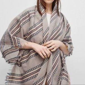 Aritzia Wool Blanket Scarf